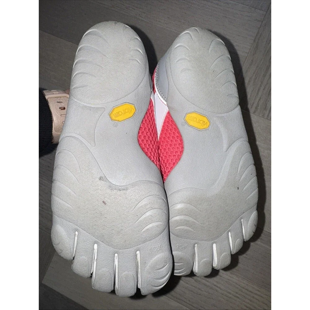 Vibram Five Finger Minimalist Hot Pink And Gray Kids Shoes Jr Size 36